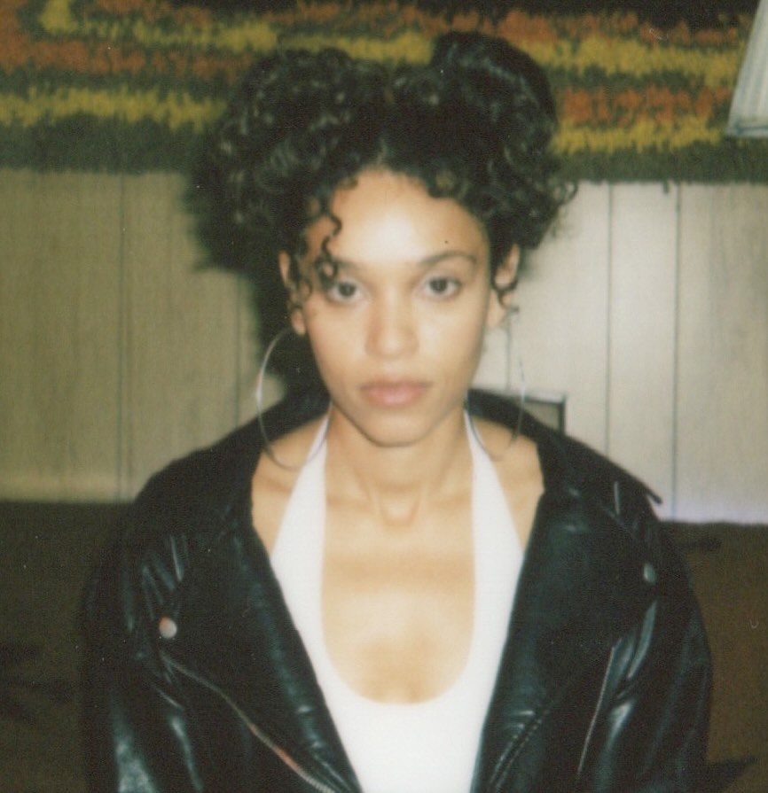 Izzy Bizu